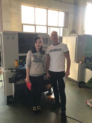 यूरोपीय दरवाजा या कैबिनेट कवर कोण कोण सीएनसी मोल्डिंग मशीन एक बार काटने के लिए