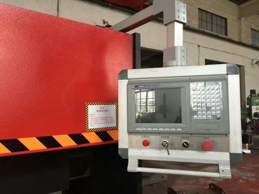 टेम्पर यस कम्प्यूटरीकृत वी ग्रूविंग मशीन एल्यूमीनियम शीट कटिंग के लिए उपयुक्त है जो उच्च परिशुद्धता और दोहराव प्रदान करती है