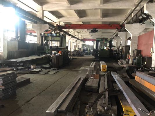 रूस लाइट पोल निर्माता के लिए लाइट पोल 10 मीटर के लिए शंक्वाकार गोल और बहुभुज पोल टूलींग/मोल्ड