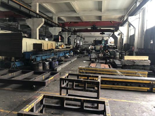 रूस लाइट पोल निर्माता के लिए लाइट पोल 10 मीटर के लिए शंक्वाकार गोल और बहुभुज पोल टूलींग/मोल्ड